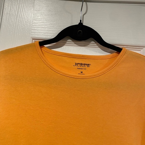 NWOT J. Crew Size M Perfect Fit Tee Shirt Short Sleeve Cotton Crew Orange - Picture 2 of 11